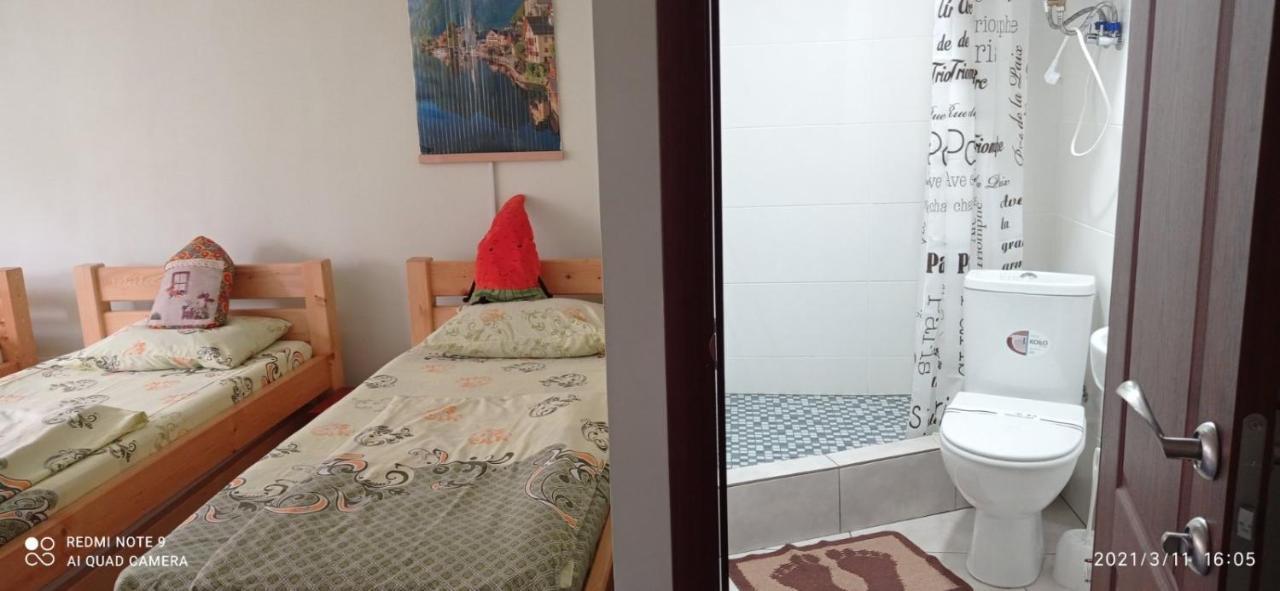 Avino Apart - Hostel Lviv Buitenkant foto