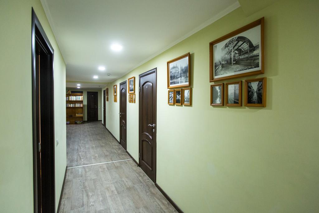 Avino Apart - Hostel Lviv Buitenkant foto