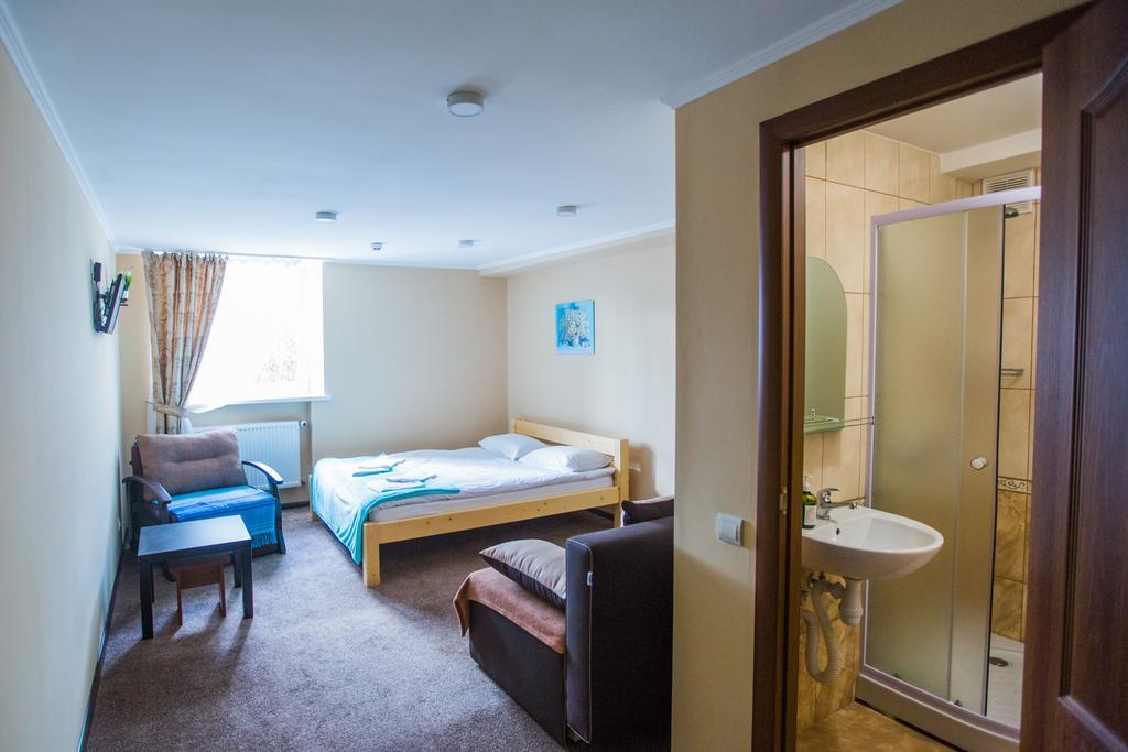 Avino Apart - Hostel Lviv Buitenkant foto
