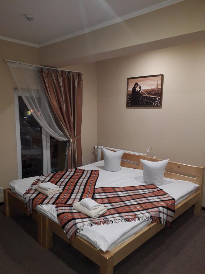 Avino Apart - Hostel Lviv Buitenkant foto