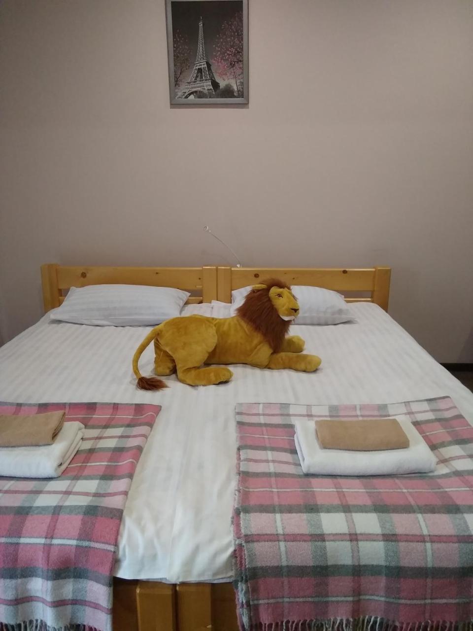 Avino Apart - Hostel Lviv Buitenkant foto